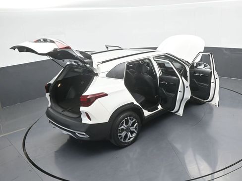 Used 2023 Kia Seltos EX image 72