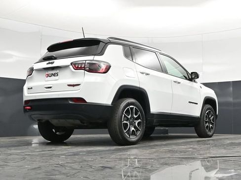 Certified 2025 Jeep Compass Trailhawk AWD/4WD image 50