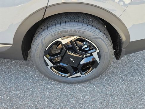 New 2026 Kia Sportage EX image 40