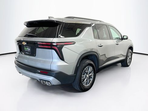 Used 2026 Chevrolet Traverse LT w/ Driver Confidence Package FWD image 9