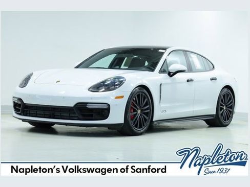 Used 2020 Porsche Panamera GTS image 1
