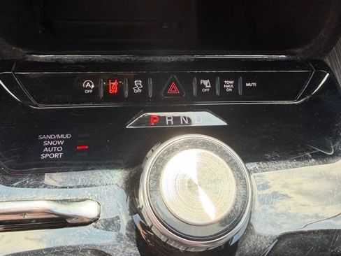 Used 2024 Jeep Wagoneer Series II AWD/4WD image 27