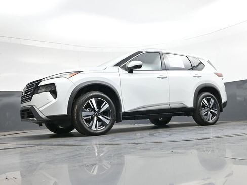 Used 2024 Nissan Rogue SL FWD image 48