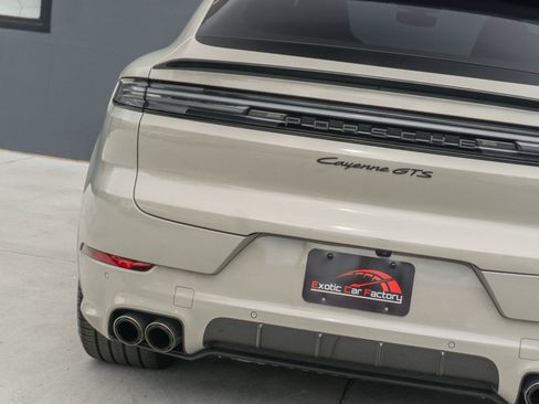 Used 2025 Porsche Cayenne GTS AWD/4WD image 46
