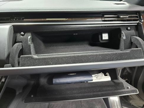 Used 2025 Land Rover Range Rover Sport SE image 60