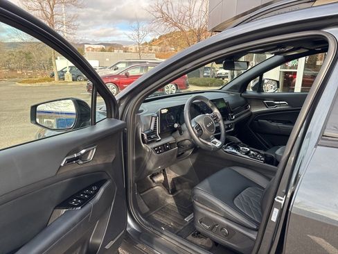 Used 2025 Kia Sportage X-Line image 9