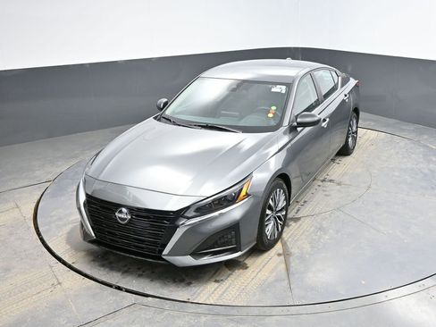Used 2025 Nissan Altima 2.5 SV image 20