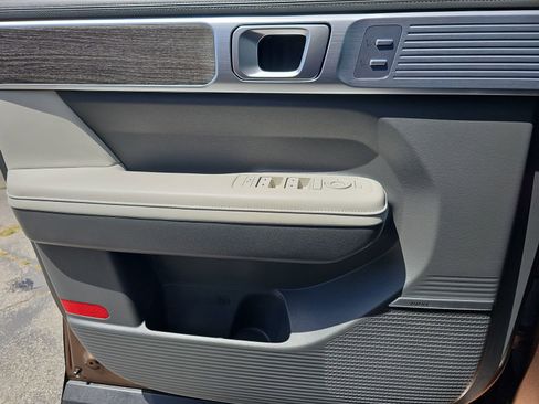 Certified 2025 Hyundai Santa Fe Limited image 34