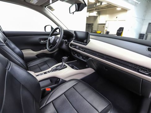 Used 2024 Honda HR-V LX image 27