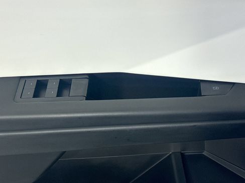 Used 2024 Tesla Cybertruck AWD Crew Cab image 17