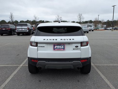 Used 2017 Land Rover Range Rover Evoque SE image 6