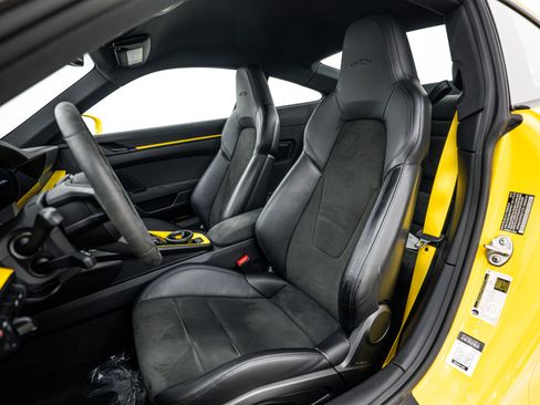 Certified 2023 Porsche 911 Carrera GTS image 5