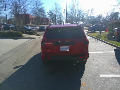 Used 2025 Toyota 4Runner TRD Off-Road image 10