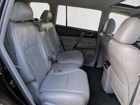 Used 2013 Toyota Highlander Limited image 18