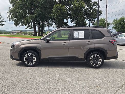 Certified 2025 Subaru Forester Premium AWD/4WD image 4