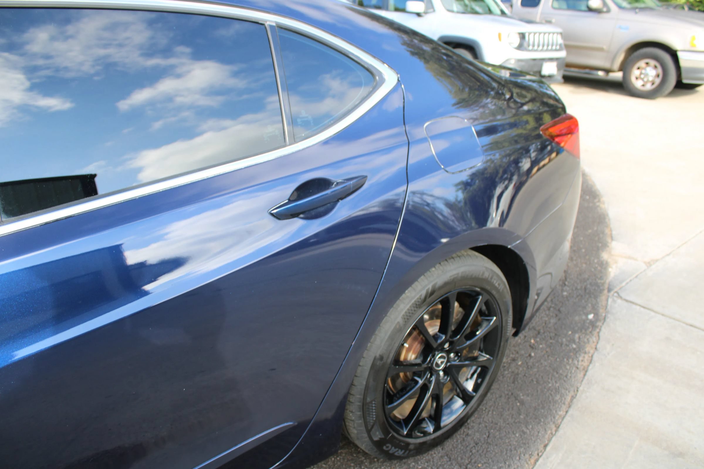 Used 2015 Acura TLX w/ Technology Package FWD image 4