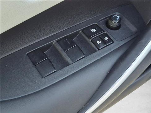 Used 2024 Toyota Corolla SE FWD image 10