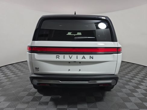 Used 2025 Rivian R1S Adventure Dual AWD/4WD image 4