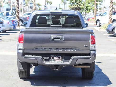 Used 2022 Toyota Tacoma TRD Sport w/ Technology Package image 5