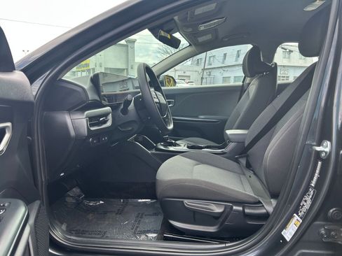 Used 2025 Kia K4 FWD image 27