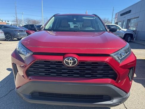 Used 2019 Toyota RAV4 LE w/ All Weather Liner Package image 10