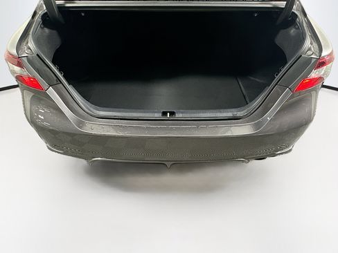 Used 2021 Toyota Camry SE FWD image 30