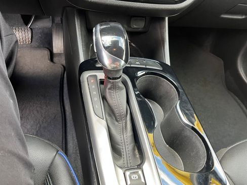 Used 2025 Buick Envista Sport Touring image 40