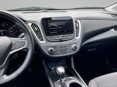 Used 2022 Chevrolet Malibu LT w/ Midnight Edition FWD image 6