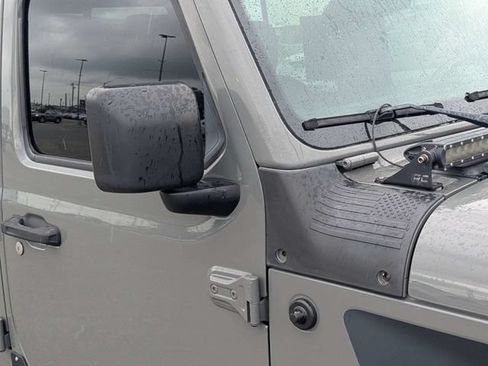 Used 2021 Jeep Gladiator Sport AWD/4WD image 11
