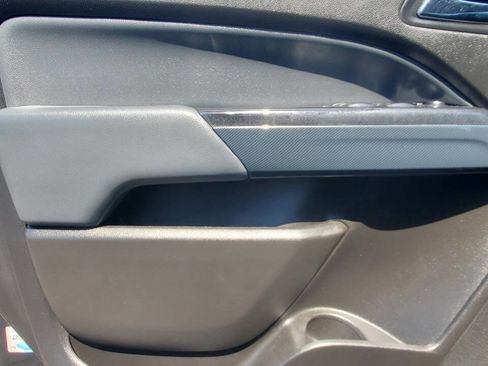 Used 2017 Chevrolet Colorado Z71 AWD/4WD image 19