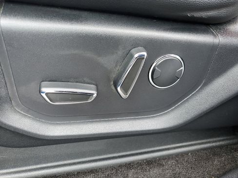 Used 2018 Ford F150 Lariat w/ Equipment Group 502A Luxury image 17