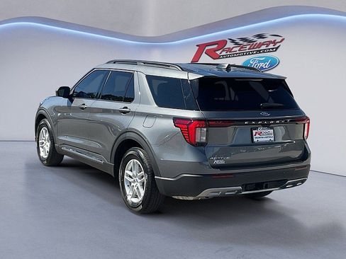 Used 2025 Ford Explorer ST image 32