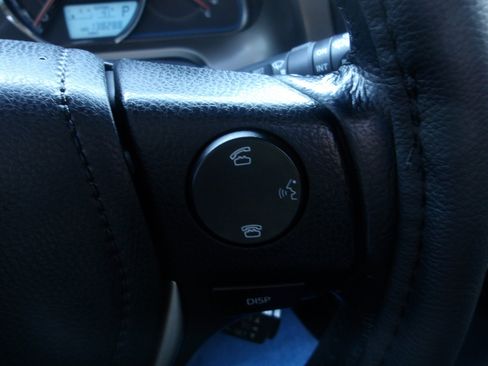 Used 2015 Toyota RAV4 Limited image 17