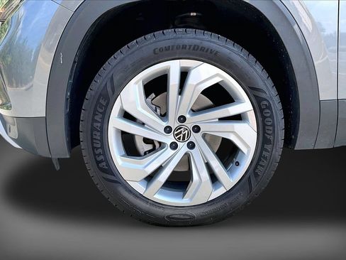 Used 2023 Volkswagen Atlas SE AWD/4WD image 32