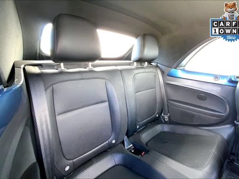 Used 2019 Volkswagen Beetle 2.0T SE FWD image 25