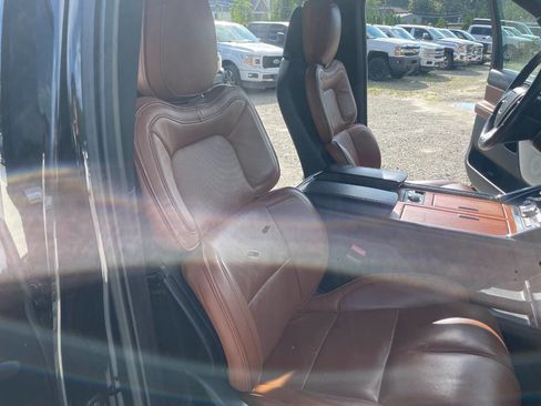 Used 2018 Lincoln Navigator Reserve w/ Technology Package AWD/4WD image 44