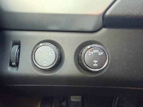 Used 2018 Chevrolet Tahoe LS image 17