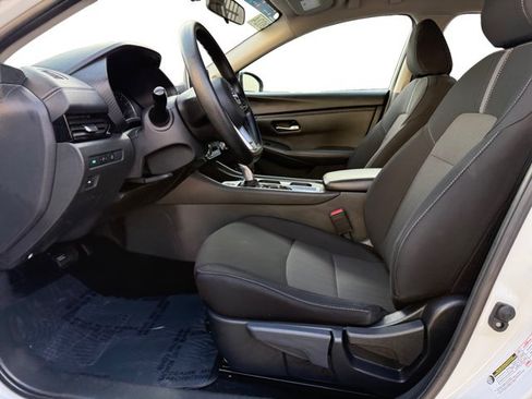 Used 2024 Nissan Sentra SV FWD image 10