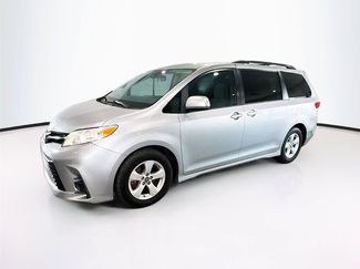 Used 2018 Toyota Sienna LE FWD video 1