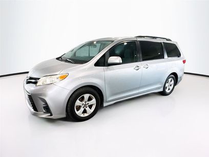 Used 2018 Toyota Sienna LE