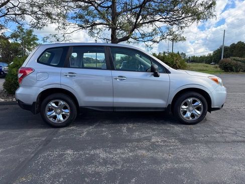 Used 2016 Subaru Forester 2.5i AWD/4WD image 4