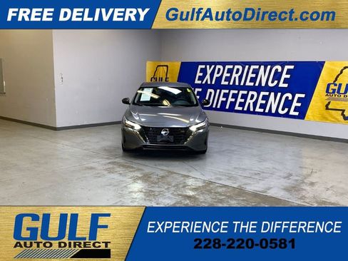 Used 2025 Nissan Sentra SR FWD image 3