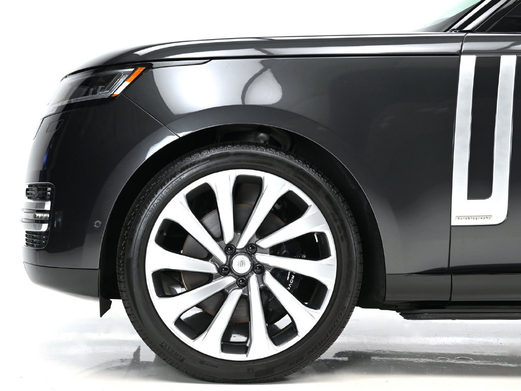 Used 2025 Land Rover Range Rover Long Wheelbase Autobiography AWD/4WD image 8