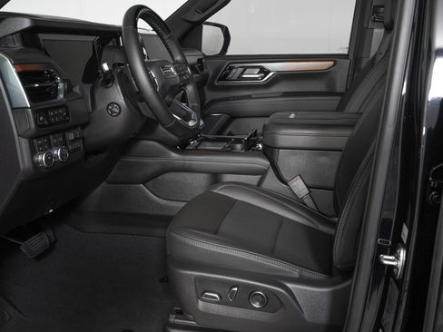 Used 2026 GMC Yukon Denali w/ Denali Reserve Package AWD/4WD image 16