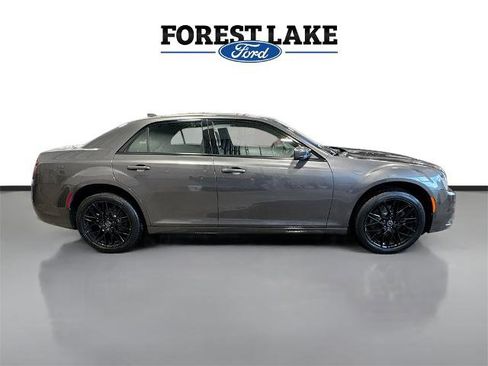 Used 2019 Chrysler 300 S image 8