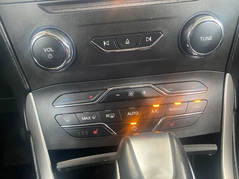 Used 2016 Ford Edge SEL w/ Utility Package FWD image 17