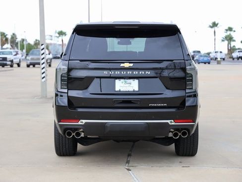 Certified 2025 Chevrolet Suburban Premier image 7