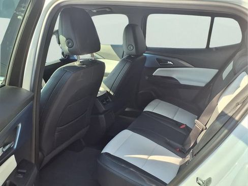 Used 2024 Chevrolet Equinox EV LT FWD image 19