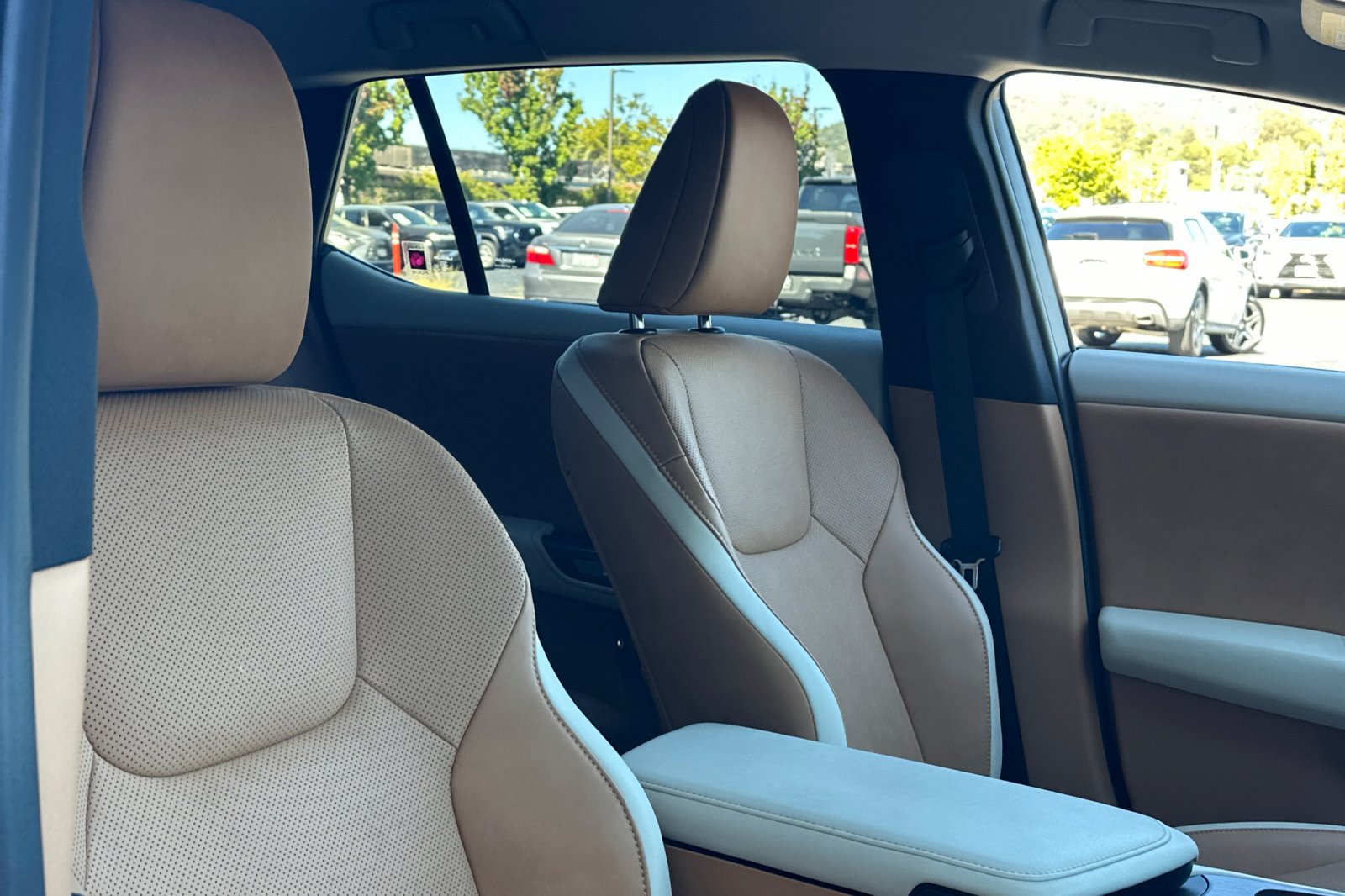 Certified 2026 Lexus RZ 350e 2WD w/ Technology Package image 32
