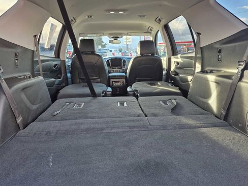 Used 2019 Chevrolet Traverse LT image 8